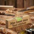Personalisierte Wasserwaage aus Holz mit Gravur & Flaschenöffner