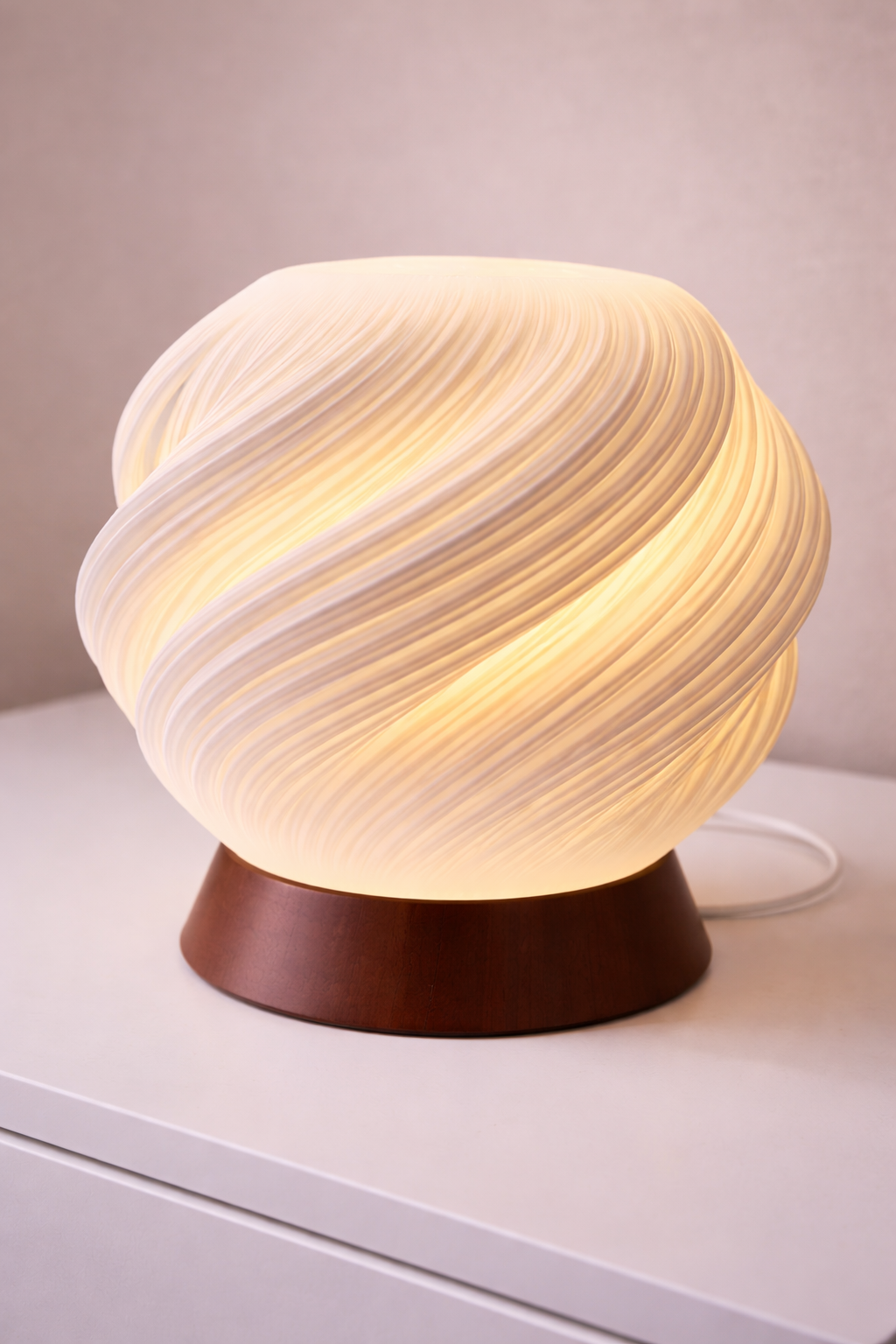 Design-Tischleuchte „Soft Twist“