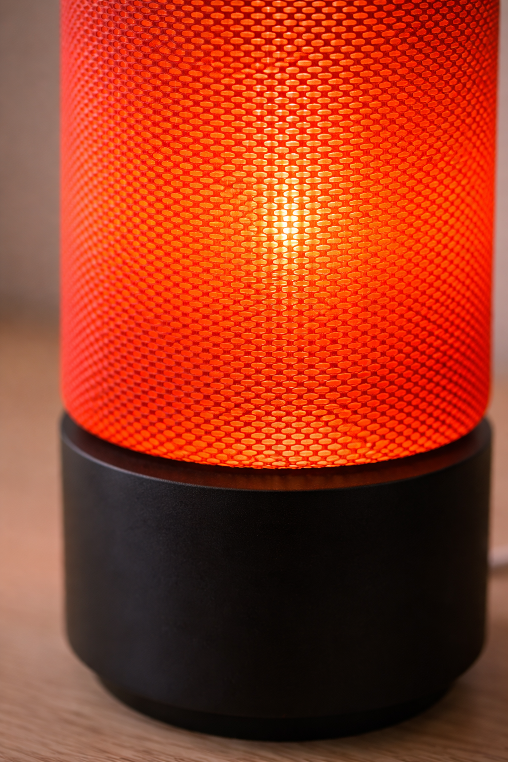 Design-Tischleuchte „Red Pulse“