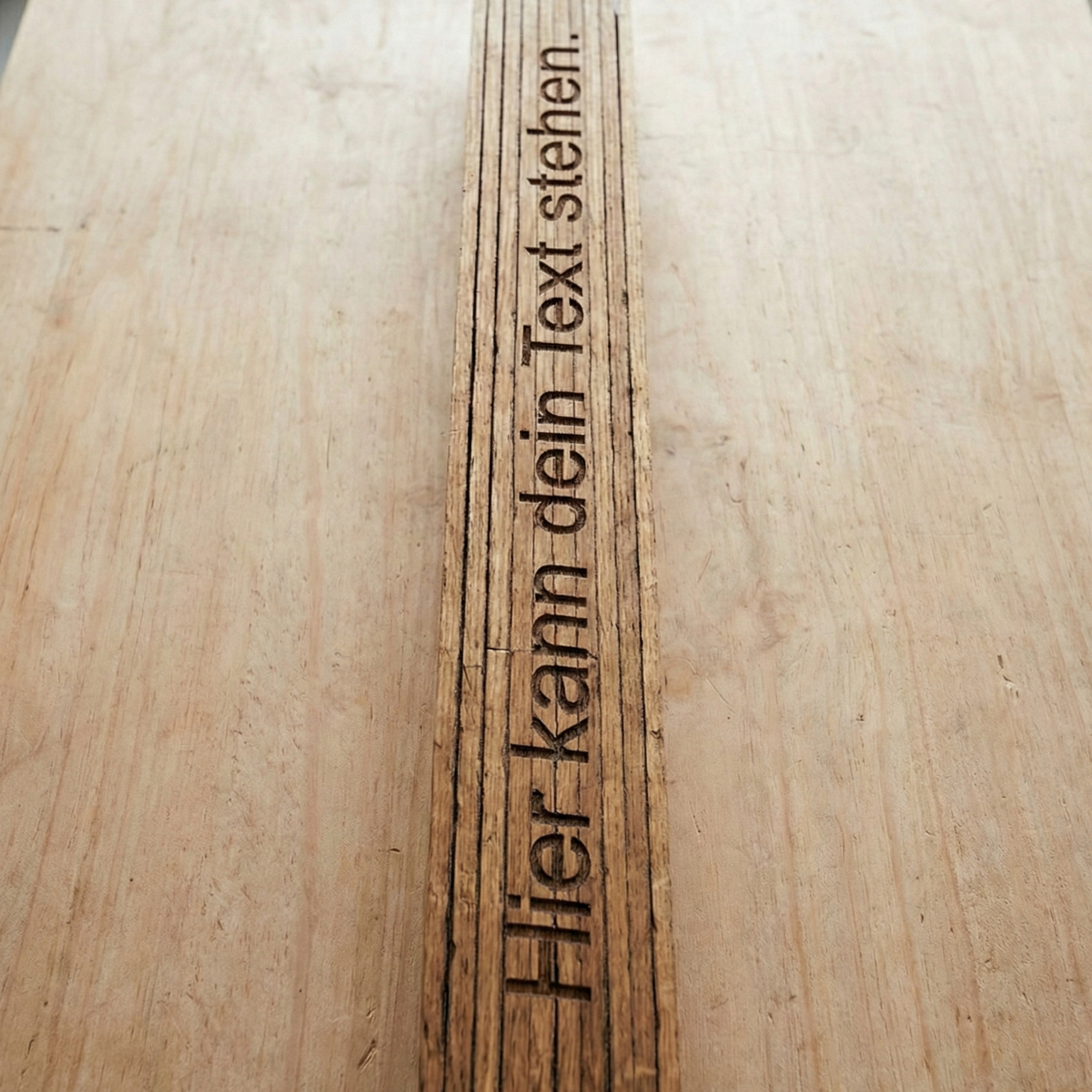 Personalisierter Holz-Zollstock mit Wunschgravur