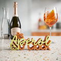 It’s Aperol O’Clock – Dekorativer Schriftzug für Aperol-Fans