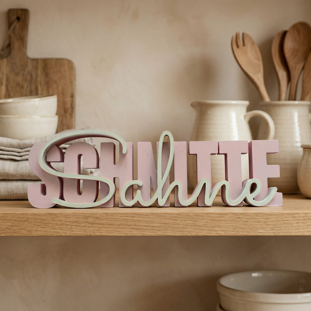 Sahne Schnitte – Dekoschriftzug im modernen Pastell-Design