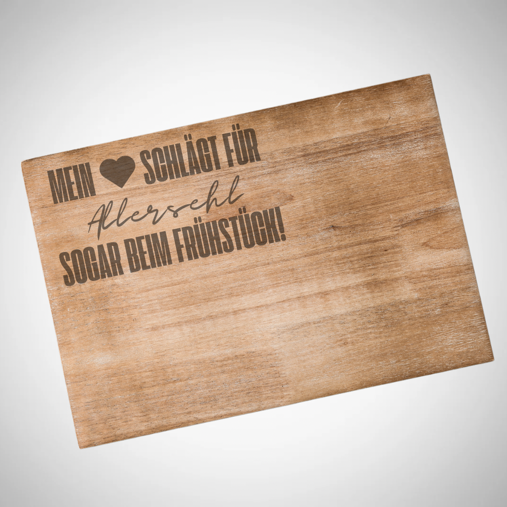 Frühstücksbrettchen „Mein Herz schlägt für [Lieblingsort]“